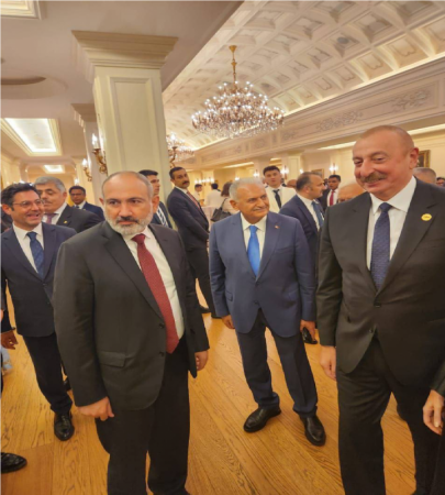 İlham Əliyev Paşinyanla görüşdü - FOTO