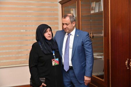 Milli Məclis sədrinin müavini vətəndaşların müraciətlərini dinləyib - FOTO Milli Məclis sədrinin müavini vətəndaşların müraciətlərini dinləyib - FOTO