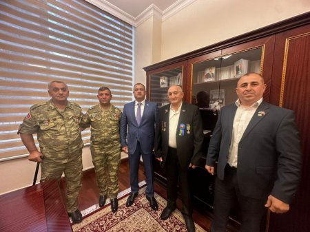 Milli Məclis sədrinin müavini vətəndaşların müraciətlərini dinləyib - FOTO Milli Məclis sədrinin müavini vətəndaşların müraciətlərini dinləyib - FOTO