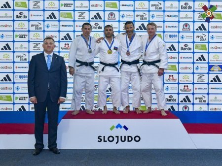 Cüdoçularımız Avropa çempionatının ikinci günündə üç qızıl medal qazanıblar - FOTO