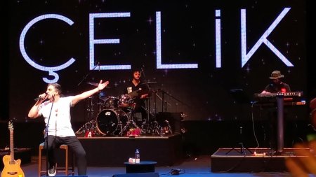 Türkiyənin sevilən müğənnisi Çelik Bakıda konsert verib - FOTOLAR Türkiyənin sevilən müğənnisi Çelik Bakıda konsert verib - FOTOLAR