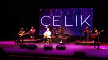 Türkiyənin sevilən müğənnisi Çelik Bakıda konsert verib - FOTOLAR Türkiyənin sevilən müğənnisi Çelik Bakıda konsert verib - FOTOLAR