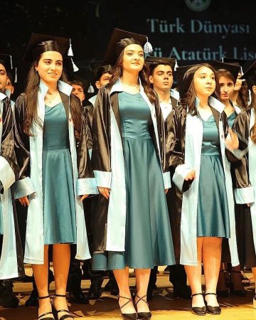 Natiq Şirinovun qızı məzun oldu - FOTOLAR