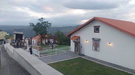 Laçına qayıdan ailələrə evlərinin açarları verilib - FOTOLAR