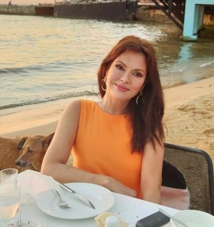 "Çalıkuşu"nun "Fəridə"si son halı ilə təəccübləndirdi - FOTO