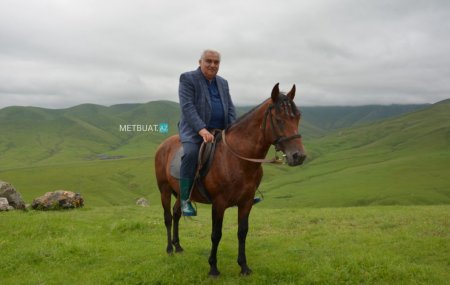 İcra başçısı sakinlərlə görüşə atla getdi - FOTO