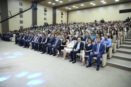 SOCAR-ın Bakı Ali Neft Məktəbində Məzun Günü keçirilib - FOTOLAR SOCAR-ın Bakı Ali Neft Məktəbində Məzun Günü keçirilib - FOTOLAR