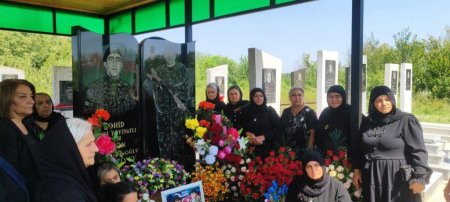 İki qardaş-ikisi də hərbçi, ikisi də İkinci Vətən Müharibəsi iştirakçısı-BİRİ ŞƏHİD, BİRİ QAZİ – ŞƏHİD QARDAŞ ELŞƏN MEHBALIYEVİN BU GÜN CƏNNƏTDƏKİ ÜÇÜNCÜ DOĞUM GÜNÜDÜR, ONUN 29 YAŞI TAMAM OLUR… – FOTOLAR – YENİLƏNİB