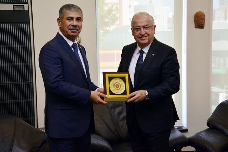 Müdafiə naziri türkiyəli həmkarı ilə görüşüb - FOTO Müdafiə naziri türkiyəli həmkarı ilə görüşüb - FOTO