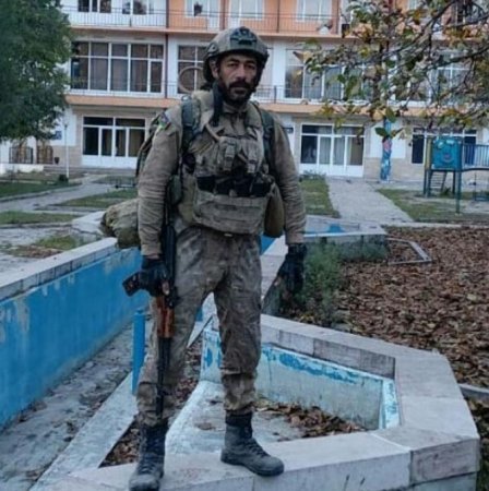 XTQ-nin ehtiyatda olan baş giziri: Şuşanı cırmaqlayaraq, əllərimizlə almışıq - FOTOLAR XTQ-nin ehtiyatda olan baş giziri: Şuşanı cırmaqlayaraq, əllərimizlə almışıq - FOTOLAR