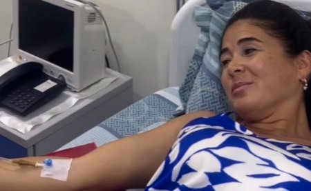 Müğənni Elnarə Xəlilova xəstəxanaya yerləşdirildi (FOTO) Müğənni Elnarə Xəlilova xəstəxanaya yerləşdirildi (FOTO)