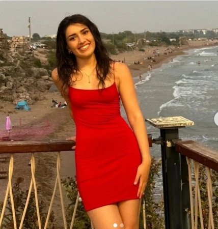 Bu da Ülviranın özündən gözəl HƏKİM QIZI - FOTO Bu da Ülviranın özündən gözəl HƏKİM QIZI - FOTO