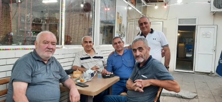 Sadə, çörəyi çörəkdən çıxan ürək adamı - FOTOLAR Sadə, çörəyi çörəkdən çıxan ürək adamı - FOTOLAR