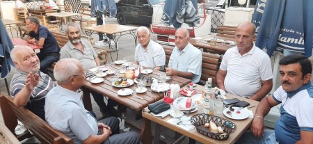 Sadə, çörəyi çörəkdən çıxan ürək adamı - FOTOLAR Sadə, çörəyi çörəkdən çıxan ürək adamı - FOTOLAR