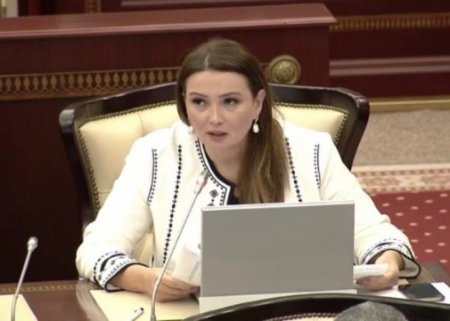 Parlamentdə mərhum deputatların xatirəsi anıldı