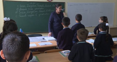 Qəhrəman oğulun fədakar anası, vətənpərvər müəllim - FOTO Qəhrəman oğulun fədakar anası, vətənpərvər müəllim - FOTO