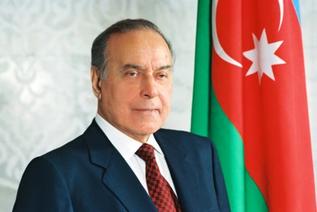 AZƏRBAYCAN DÖVLƏTİNƏ VƏ DÖVLƏTÇİLİYİNƏ FƏDA EDİLMİŞ ŞƏRƏFLİ ÖMÜR - FOTOLAR AZƏRBAYCAN DÖVLƏTİNƏ VƏ DÖVLƏTÇİLİYİNƏ FƏDA EDİLMİŞ ŞƏRƏFLİ ÖMÜR - FOTOLAR