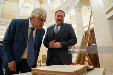 Sankt-Peterburq parlamentində Həydər Əliyevin 100 illik yubileyinə həsr olunan “Qəlbimin bir hissəsi Rusiyadadır” adlı tədbir keçirilib - FOTO Sankt-Peterburq parlamentində Həydər Əliyevin 100 illik yubileyinə həsr olunan “Qəlbimin bir hissəsi Rusiyadadır” adlı tədbir keçirilib - FOTO