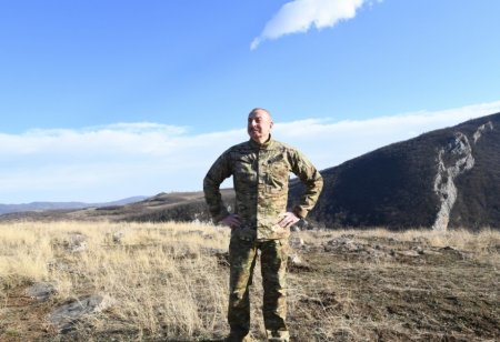 Ulu Öndərin hakimiyyətə gəlməsi ilə Azərbaycanda milli özünüdərkə dönüş mərhələsinin başlanğıcı qoyuldu - FOTO Ulu Öndərin hakimiyyətə gəlməsi ilə Azərbaycanda milli özünüdərkə dönüş mərhələsinin başlanğıcı qoyuldu - FOTO