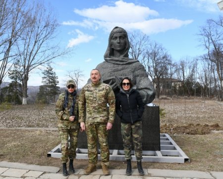 Ulu Öndərin hakimiyyətə gəlməsi ilə Azərbaycanda milli özünüdərkə dönüş mərhələsinin başlanğıcı qoyuldu - FOTO Ulu Öndərin hakimiyyətə gəlməsi ilə Azərbaycanda milli özünüdərkə dönüş mərhələsinin başlanğıcı qoyuldu - FOTO