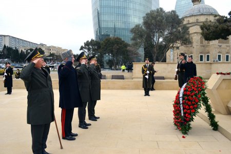 İki dəfə Sovet İttifaqı Qəhrəmanı Həzi Aslanovun 114 illiyi qeyd olunub- FOTO