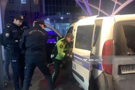 Bakıda polislər intihara cəhd edən şəxsi xilas ediblər - FOTO