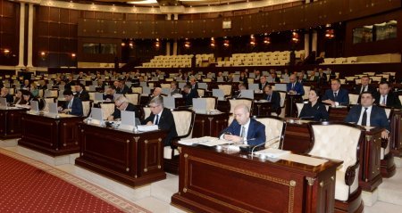 Milli Məclisin plenar iclasında 17 məsələ müzakirə olunub - FOTO Milli Məclisin plenar iclasında 17 məsələ müzakirə olunub - FOTO