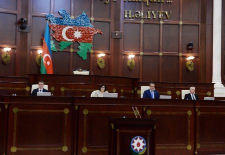 Milli Məclisin plenar iclasında 17 məsələ müzakirə olunub - FOTO Milli Məclisin plenar iclasında 17 məsələ müzakirə olunub - FOTO
