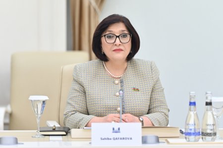 Qazaxıstan Prezidenti Kasım-Jomart Tokayev ilə Milli Məclisdə görüş Qazaxıstan Prezidenti Kasım-Jomart Tokayev ilə Milli Məclisdə görüş