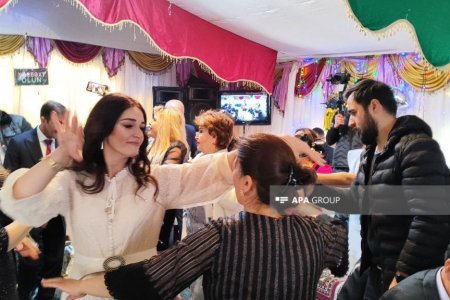 "Müğənnilər o toyda pulsuz oxuyub, 1000-ə yaxın qonaq gəlib" - FOTO "Müğənnilər o toyda pulsuz oxuyub, 1000-ə yaxın qonaq gəlib" - FOTO