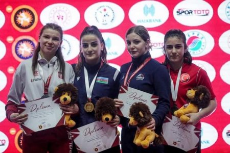 Azərbaycanın qadın güləşçisi Türkiyədə qızıl medala yiyələnib Azərbaycanın qadın güləşçisi Türkiyədə qızıl medala yiyələnib