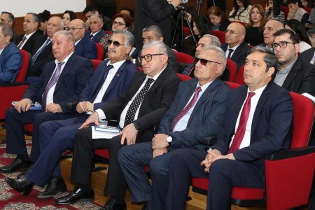 “İnformasiya müharibəsində qələbə-Müzəffər Ali Baş Komandan cənab İlham Əliyev” adlı kitabın təqdimatı olub