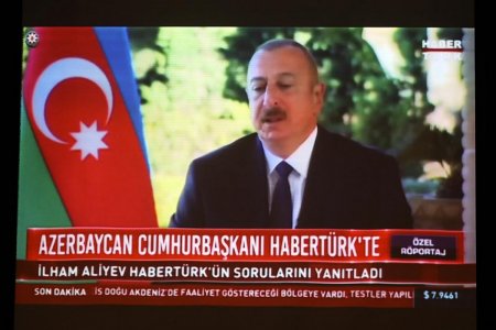 “İnformasiya müharibəsində qələbə-Müzəffər Ali Baş Komandan cənab İlham Əliyev” adlı kitabın təqdimatı olub