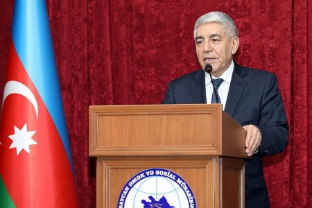 “İnformasiya müharibəsində qələbə-Müzəffər Ali Baş Komandan cənab İlham Əliyev” adlı kitabın təqdimatı olub