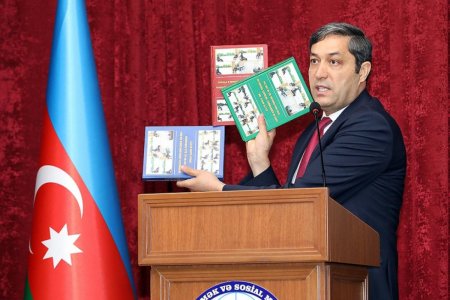 “İnformasiya müharibəsində qələbə-Müzəffər Ali Baş Komandan cənab İlham Əliyev” adlı kitabın təqdimatı olub