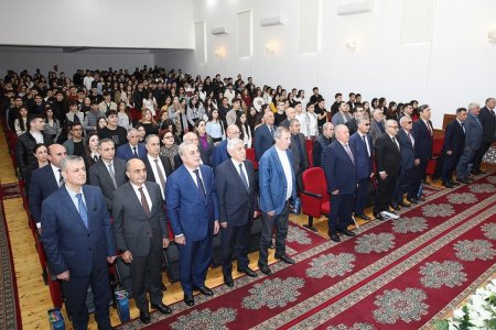“İnformasiya müharibəsində qələbə-Müzəffər Ali Baş Komandan cənab İlham Əliyev” adlı kitabın təqdimatı olub