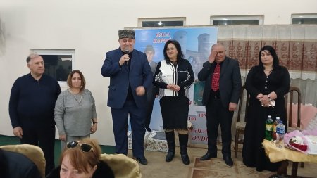 ÖMÜR KƏRPİCLƏRİNİN RƏNGLƏRİ…- FOTOLAR