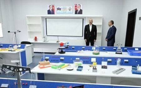 Prezident Bum qəsəbəsində tam orta məktəbin yeni binasının açılışında iştirak edib - FOTO