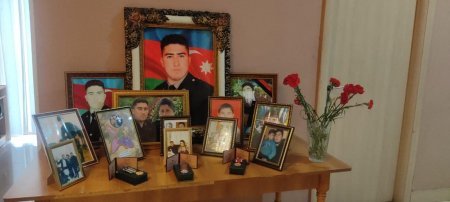 Bərdə şəhərində Vətən müharibəsi şəhidi Cəfərov Təbriz İlqar oğluna həsr edilmiş tədbir təşkil edilmişdir - FOTOLAR Bərdə şəhərində Vətən müharibəsi şəhidi Cəfərov Təbriz İlqar oğluna həsr edilmiş tədbir təşkil edilmişdir - FOTOLAR