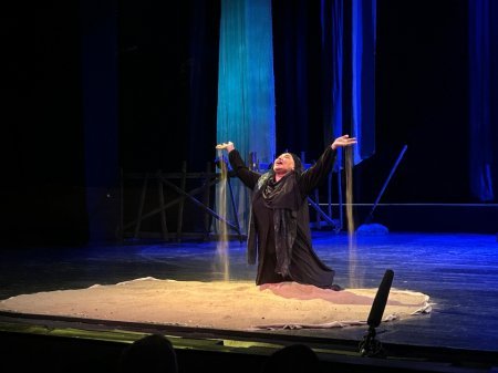 Gənc Tamaşaçılar Teatrının səhnəsində “Ana” tamaşası nümayiş olunub Gənc Tamaşaçılar Teatrının səhnəsində “Ana” tamaşası nümayiş olunub