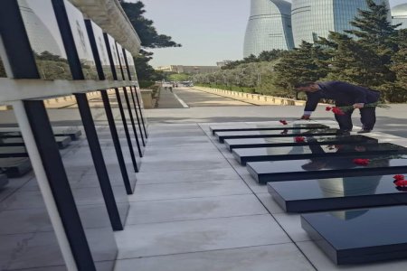 Ukrayna Ali Radasının nümayəndələri Şəhidlər Xiyabanını ziyarət edib - FOTO