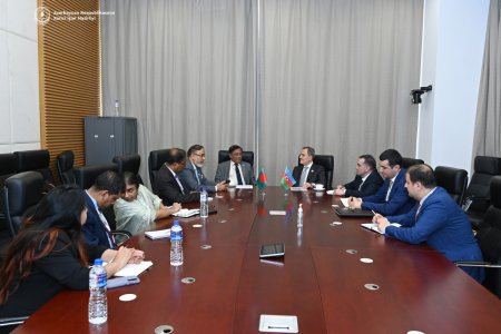 Ceyhun Bayramov banqladeşli həmkarı ilə görüşüb - FOTO