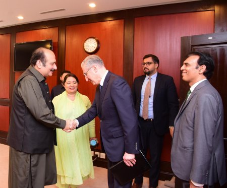 COP29-un prezidenti Pakistan baş nazirinin gənclər proqramının sədri ilə görüşüb