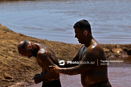 Bakıda qeyri-adi göl - İnsanlar axın edir - FOTOLAR