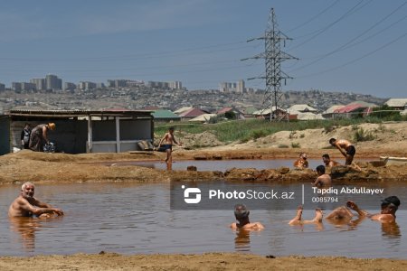 Bakıda qeyri-adi göl - İnsanlar axın edir - FOTOLAR