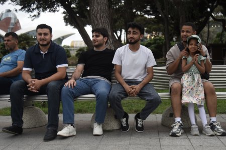 Bakıda axşam saatlarında hərbi orkestrlərin nümunəvi çıxışları maraqla qarşılanıb - FOTO