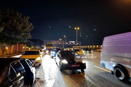 Aeroport şossesində beş maşın toqquşub, xəsarət alanlar var - FOTO