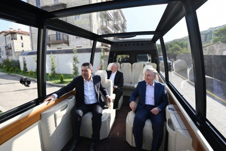 Azərbaycan, Özbəkistan və Qırğızıstan prezidentləri Şuşada birinci yaşayış kompleksində və Aşağı Gövhər Ağa məscidində olub, şəhəri gəziblər YENİLƏNİB Azərbaycan, Özbəkistan və Qırğızıstan prezidentləri Şuşada birinci yaşayış kompleksində və Aşağı Gövhər Ağa məscidində olub, şəhəri gəziblər YENİLƏNİB