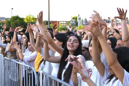 ATGTİ-nin təşkilatçılığı və minlərlə gəncin iştirakı ilə “A+” adlı məzun şənliyi keçirilib - FOTOLAR ATGTİ-nin təşkilatçılığı və minlərlə gəncin iştirakı ilə “A+” adlı məzun şənliyi keçirilib - FOTOLAR