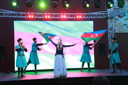 Hindistanın rəqs qrupu “İpək Yolu”nda - Fotolar